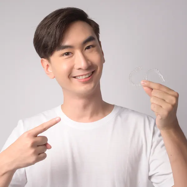 จัดฟันใส
